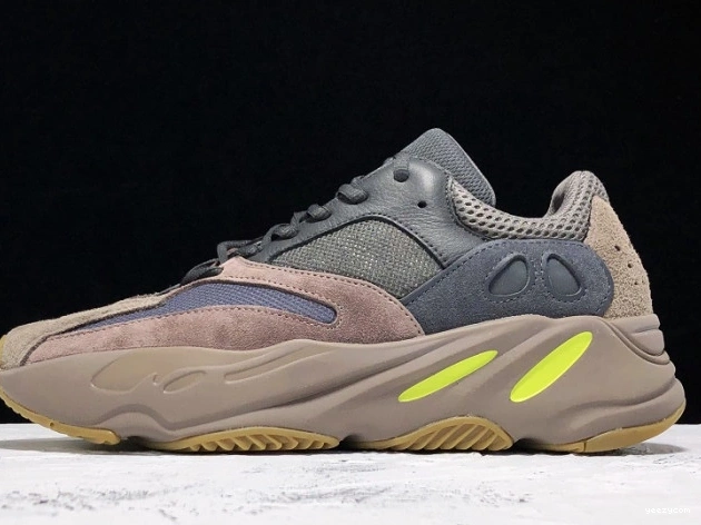 Yeezy "Mauve" Boost Runner 700 EE9614 Adidas 0815